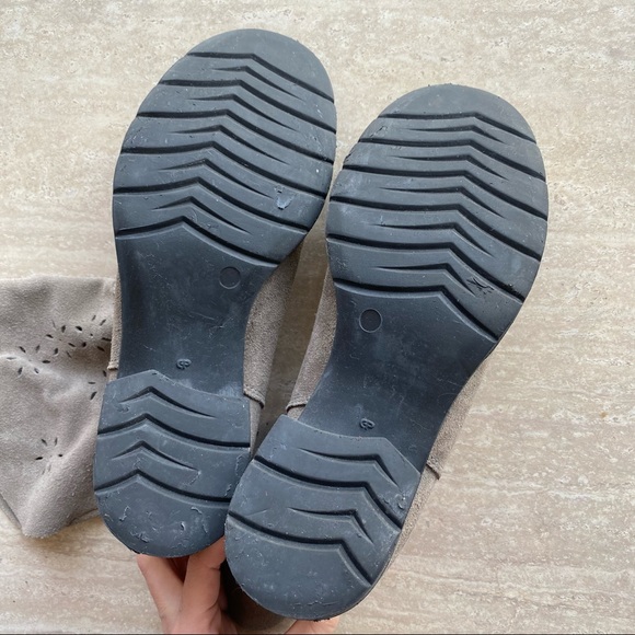 CLOSET CLOSING Martino Suede Floral Cut Out High Quality Boots - Picture 13 of 13